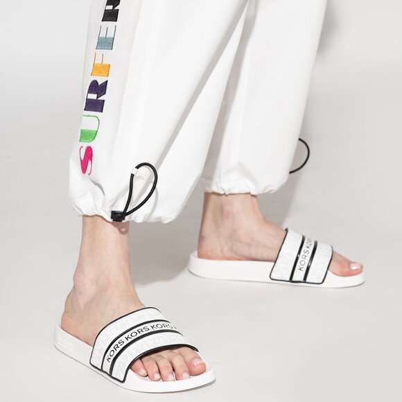 Michael Michael Kors Gilmore Logo-Print Slides - Picture 2 of 6